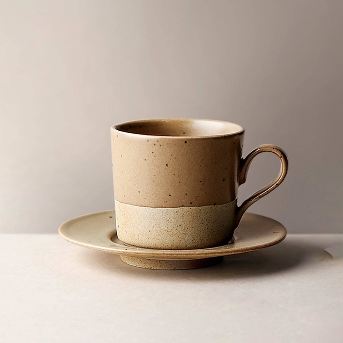 https://eunaliving.com/cdn/shop/products/contrast-color-coffee-mug-set-eunaliving-275955.jpg?v=1658593783