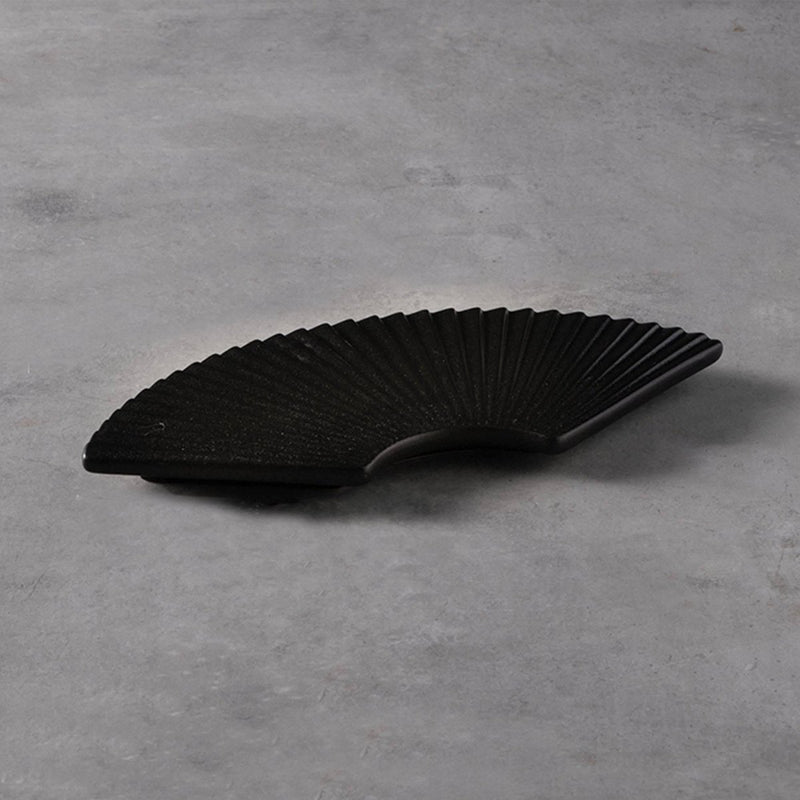 Fan-shaped Striped Plate Shaped Plate - Eunaliving