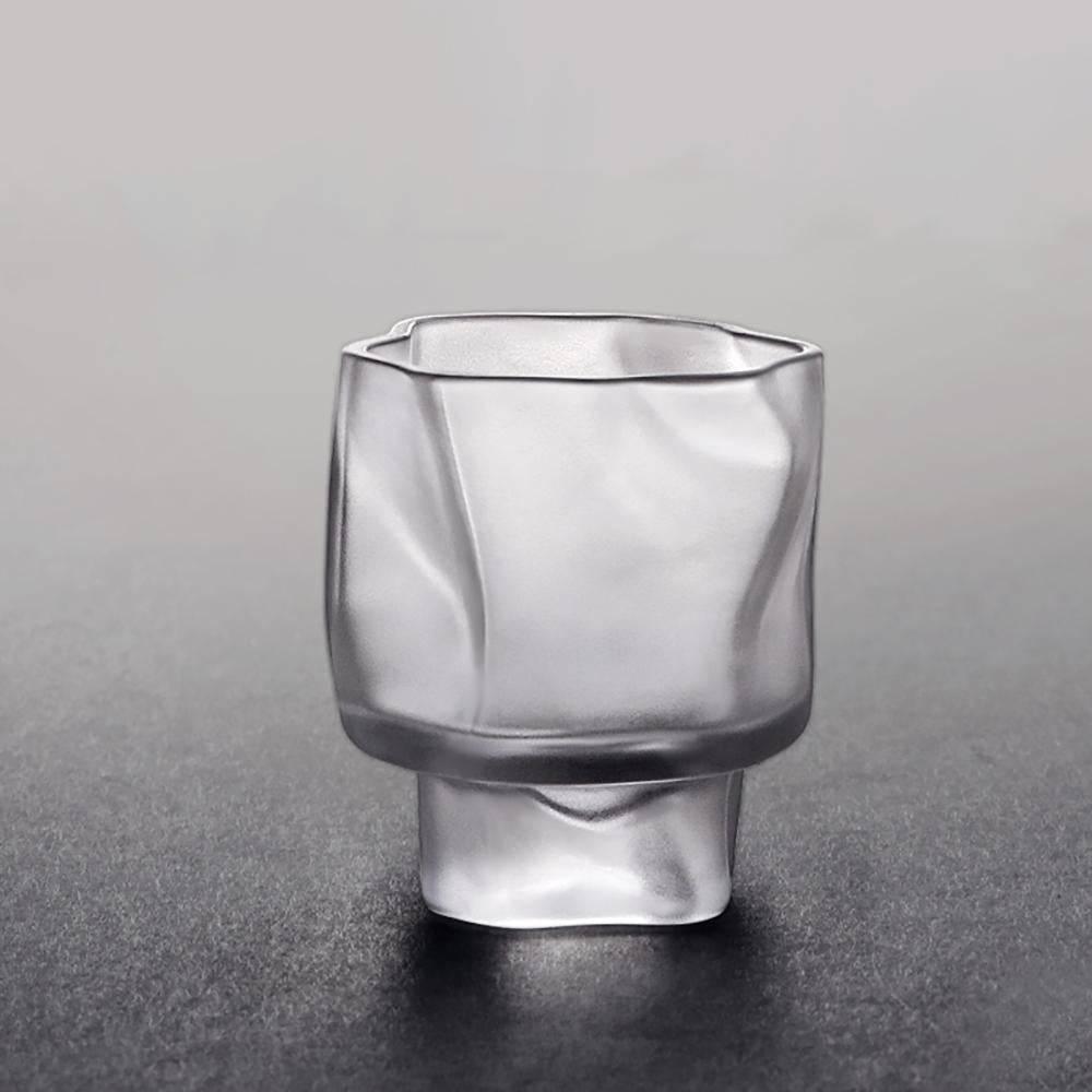 https://eunaliving.com/cdn/shop/products/handmade-glass-japanese-small-tea-cups-eunaliving-496532.jpg?v=1661833665
