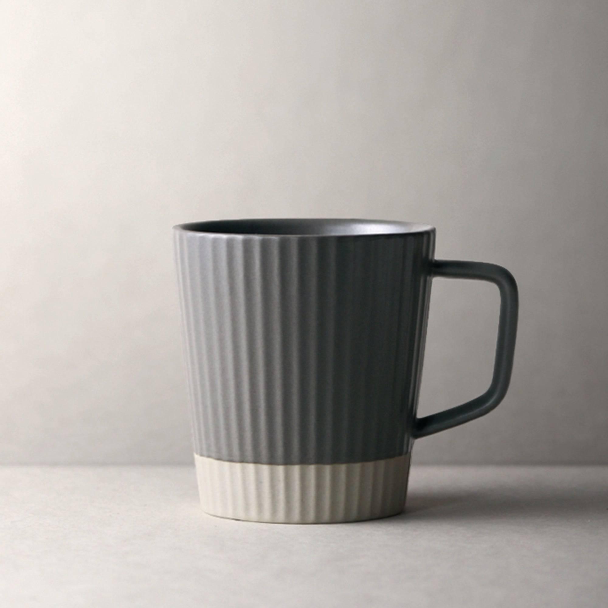 https://eunaliving.com/cdn/shop/products/scandinavian-handmade-minimalist-mug-set-eunaliving-4.jpg?v=1656838740